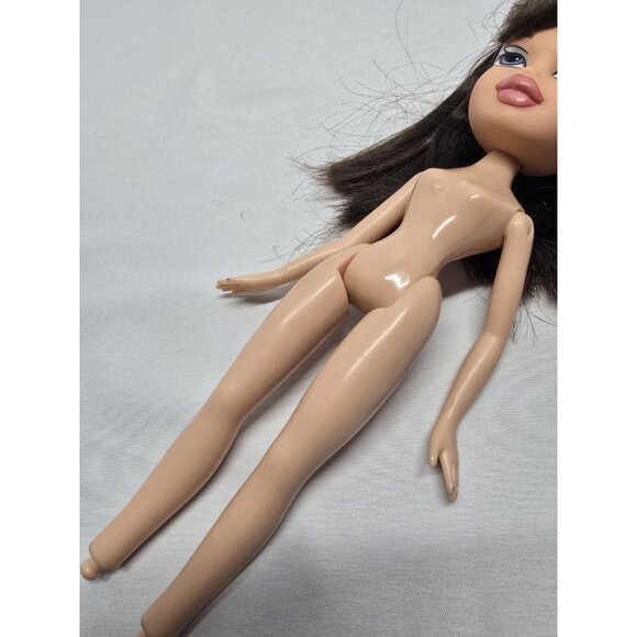 MGA BRATZ Style It Dana Doll- Nude - Picture 4 of 9